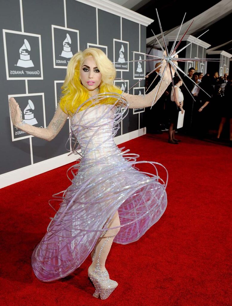 Avangart Giyim Tarzı 5 lady gaga kostümü