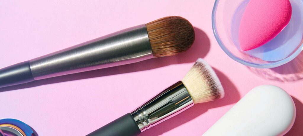makyaj fircasi ve makyaj sungeri temizligi