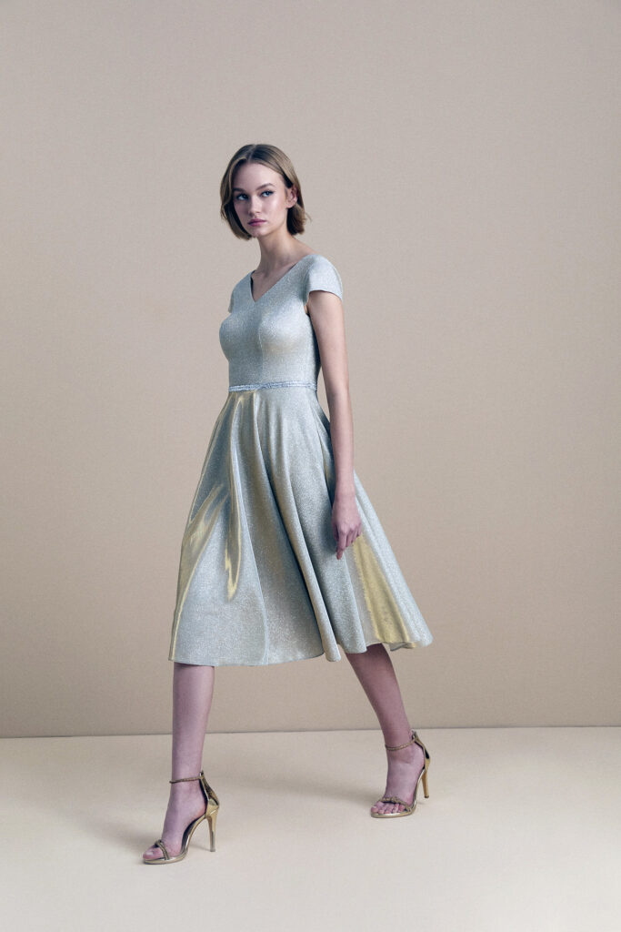 kisa kollu diz alti elbise genc