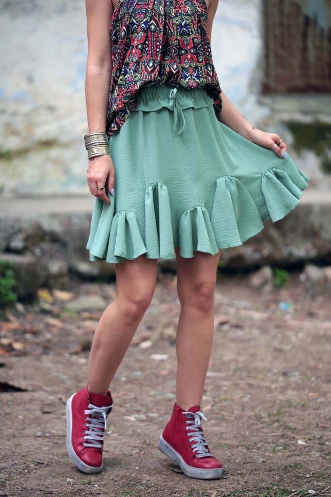 yesil etek nasil kombinlenir 1