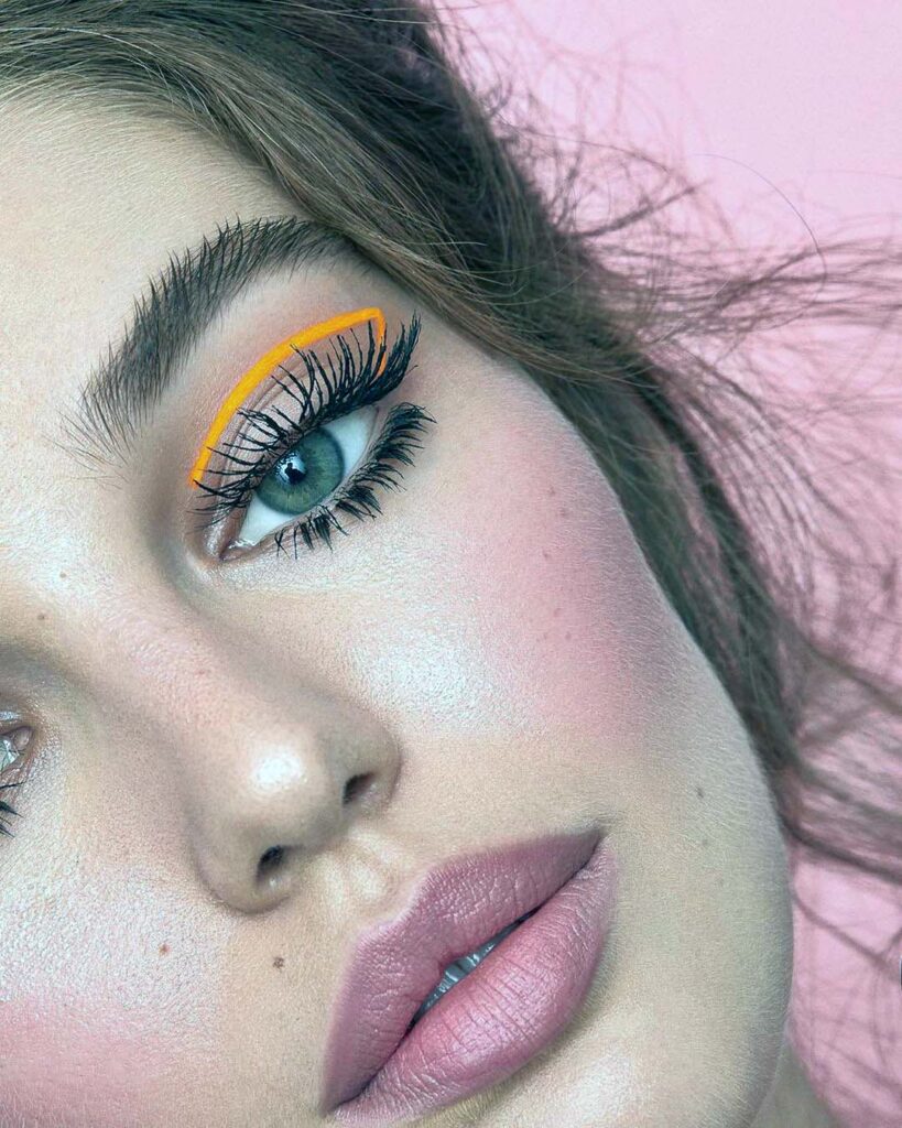 turuncu eyliner modeli