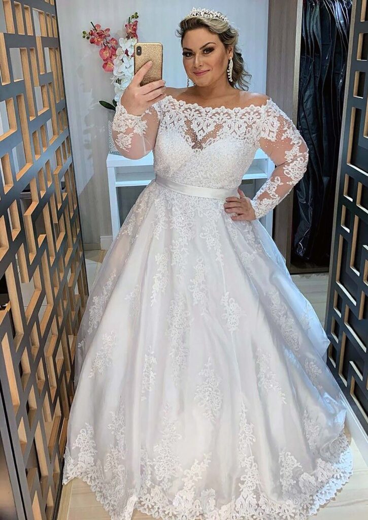 iri kadinlar icin gelinlik