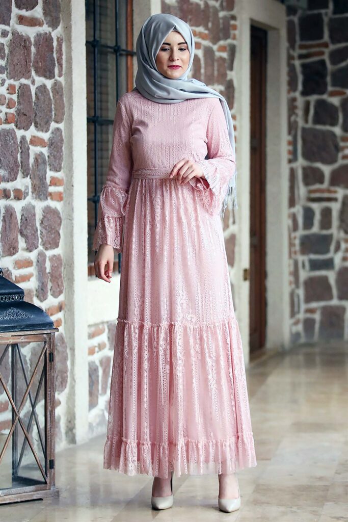 tesettür pudra elbise kombinleri 5 pudra elbise uzerine ne renk esarp