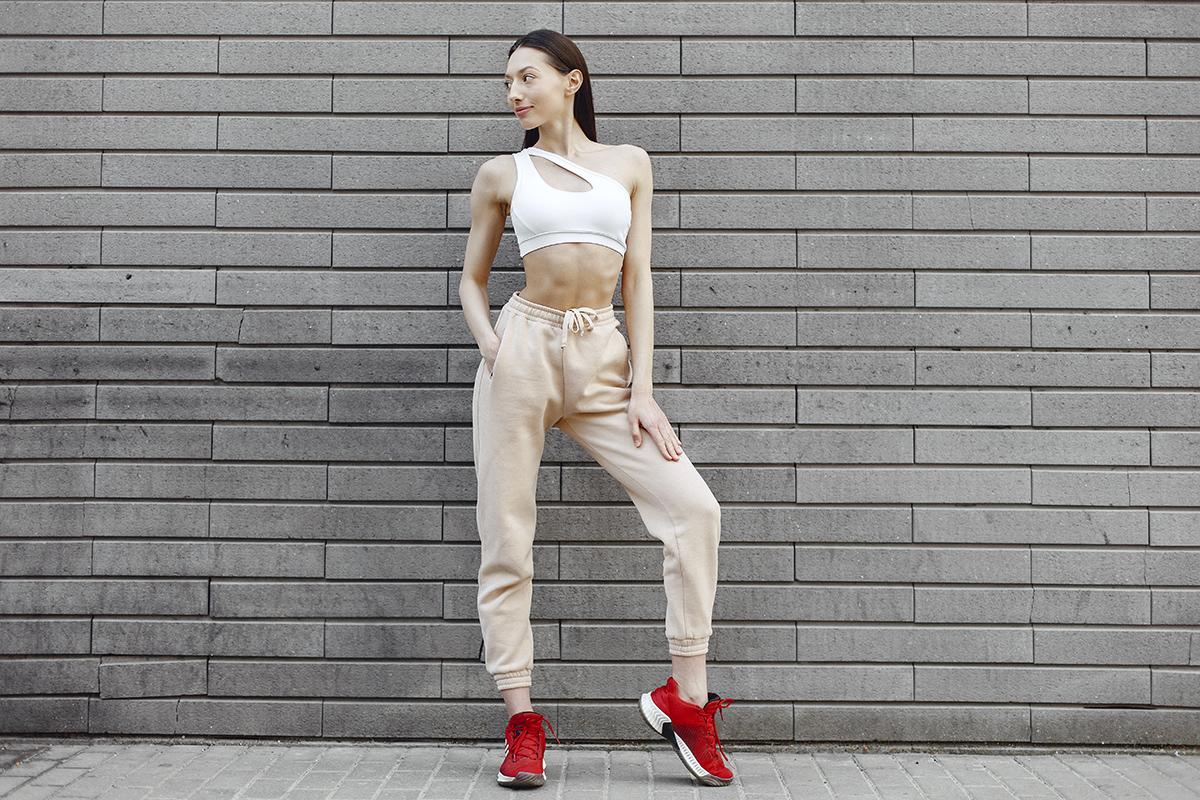 kadın jogger pantolon kombinleri